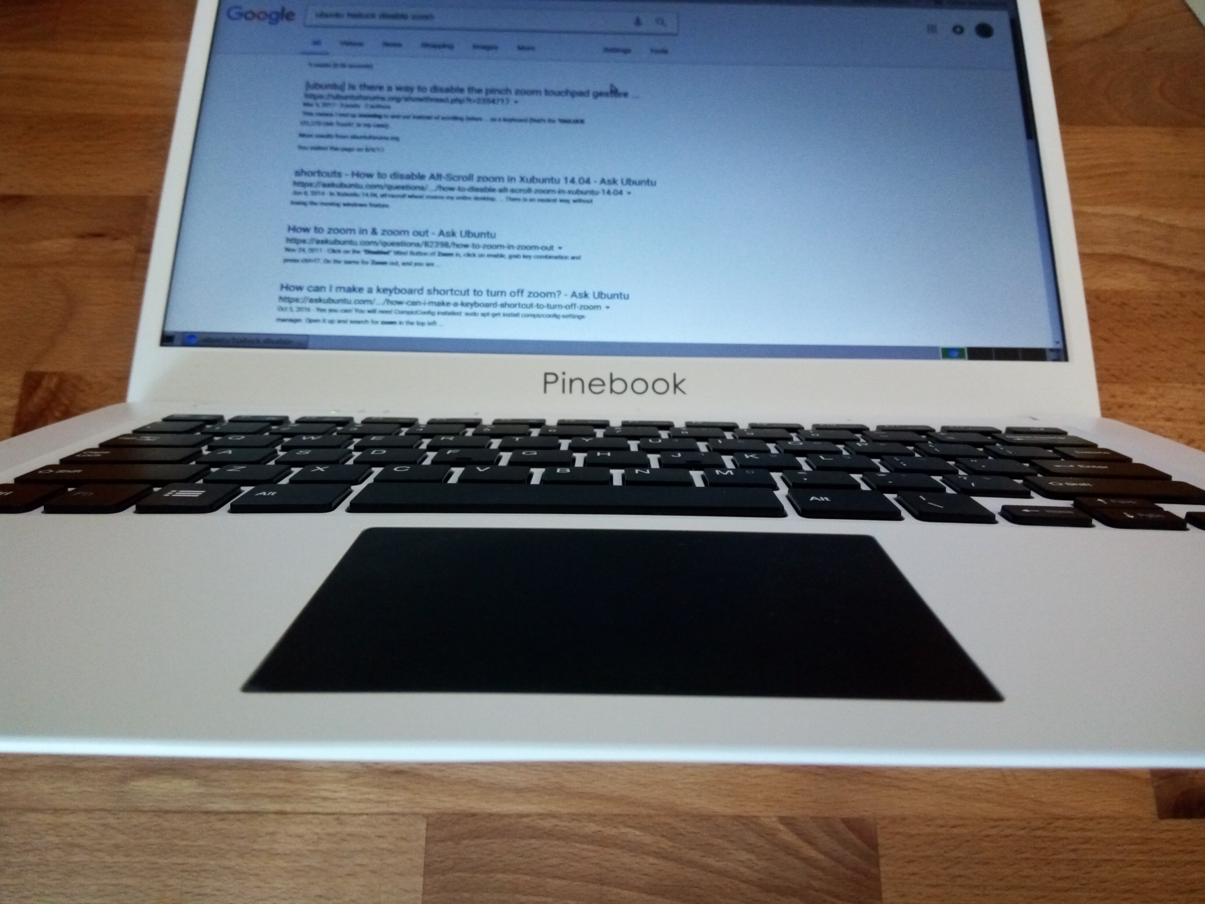 [Image: pinebook-keyboard-bulge.jpg]